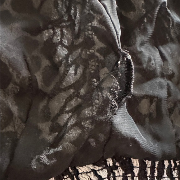 Love Tease Black Gray Abstract Animal Print Ruffle Textured Shrug Womans sz Med - Picture 6 of 6